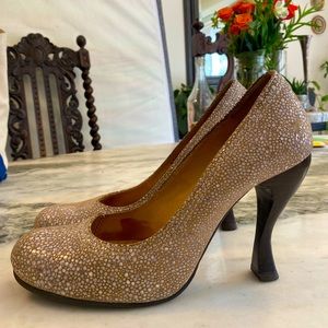 Size 12 gorgeous fluevog pumps heels.